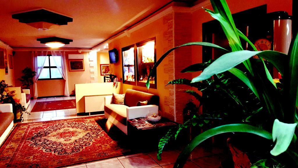 Hinterland Hotel Quartu Sant'Elena Bagian luar foto