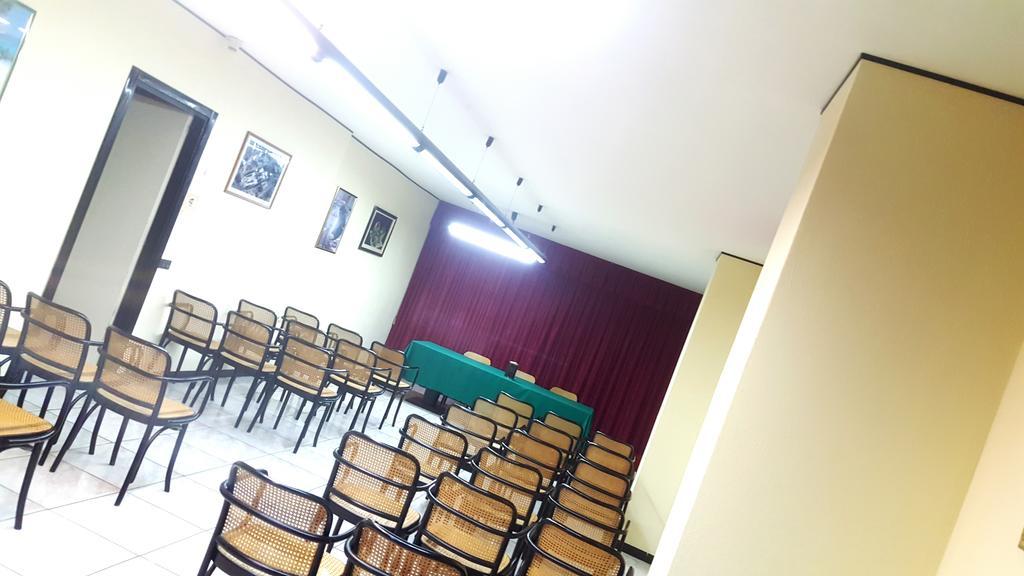 Hinterland Hotel Quartu Sant'Elena Bagian luar foto
